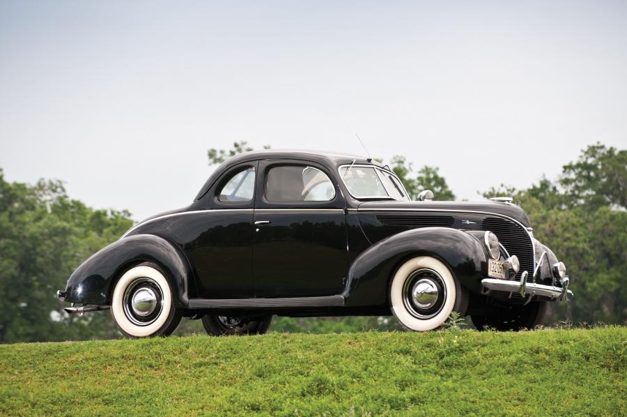  Ford DeLuxe 5-Window Coupe 1938 года  (фото 1 из 22)